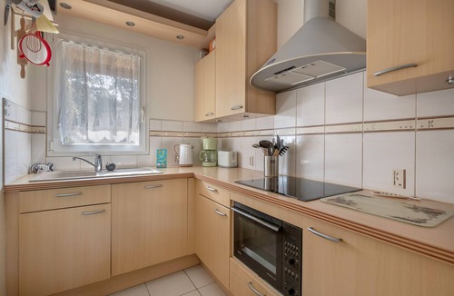 Saint-Brevin-les-Pins Ski Chalet | Housse for 4, 500m at the beach