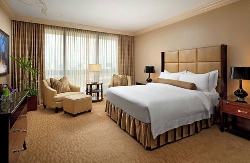 Houston Hotel | Houston Grand Hotel - River Oaks