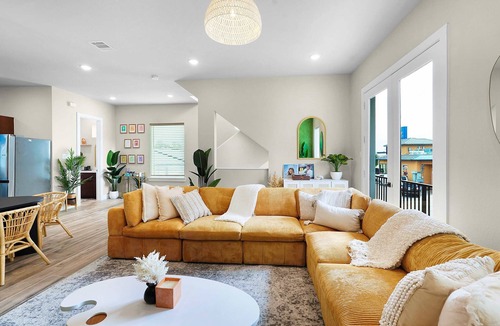 Greater Heights House | Houston Heights Boho Getaway Near Downtown