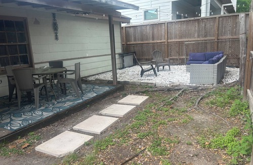 Houston Heights Cottage | Houston Heights Love Park Cottages - 2BR/1BA