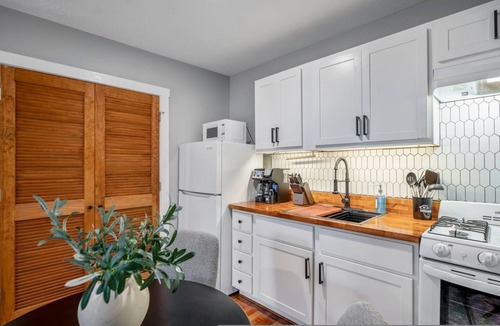 Greater East End Apartment | Houston Hideaway Near Downtown Attractions