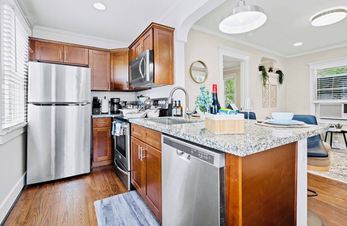 Greater Heights Apartment | Houston Historic Heights Cozy APT. MINUTES from Downtown and TOP ATTRACTIONS