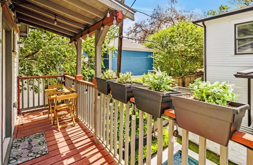 Greater Heights Apartment | Houston Historic Heights Cozy APT. MINUTES from Downtown and TOP ATTRACTIONS