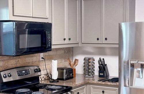 Southeast Houston Cottage | Houston Home by NRG Stadium & Downtown