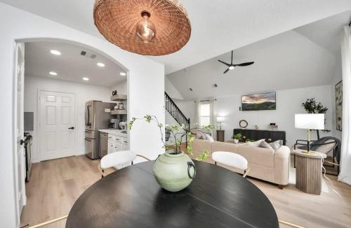 North Houston Gardens House | Houston home with bbq grill