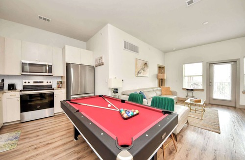 Addicks Apartment | Houston luxury apartment: Pool, gym, game room, and a rooftop deck!