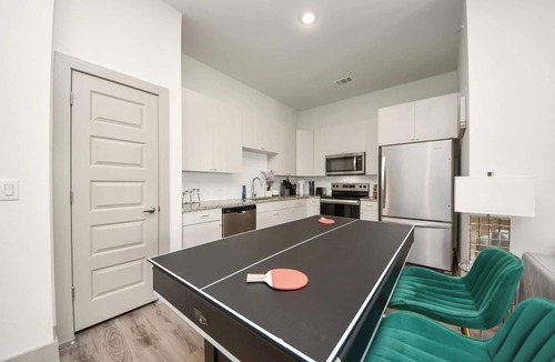 Addicks Apartment | Houston luxury apartment: Pool, gym, game room, and a rooftop deck!
