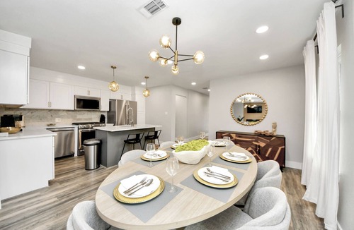 Garden Oaks House | Houston/Oak's Haven/77018/Corporate Stays 30+ Days