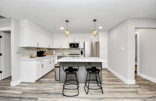 Garden Oaks House | Houston/Oak's Haven/77018/Corporate Stays 30+ Days
