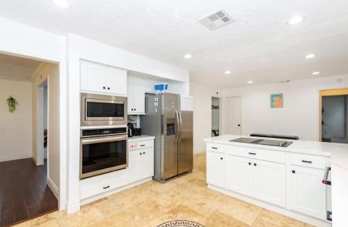 Ponderosa Forest House | Houston Oasis Pool, Gameroom, & Near IAH Airport
