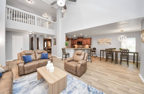 Houston House | Houston Retreat for Large Groups | Sleeps 22