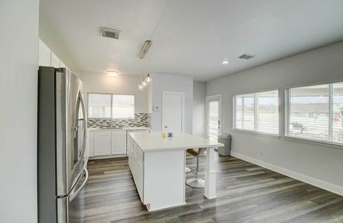 Central Southwest House | Houston Stay 7 Mi to NRG: Luxe + Group Friendly
