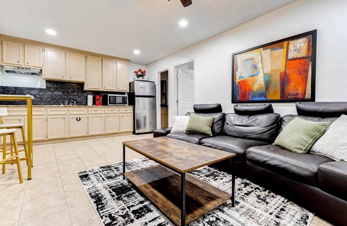 Houston Apartment | Houston Unique Private Retreat, 17 mins to Downtown - Quiet and Peaceful