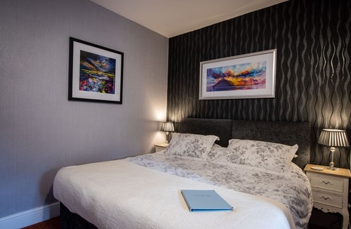 Wing Hotel | Howard Arms