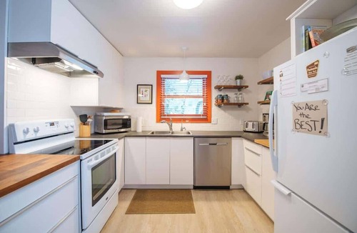 Baileys Harbor House | Howard House - Downtown Baileys Harbor