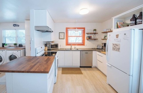 Baileys Harbor House | Howard House - Downtown Baileys Harbor