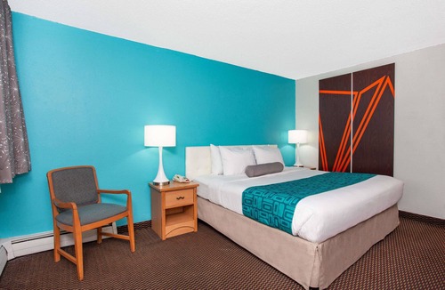Central Colorado Springs Hotel | Howard Johnson by Wyndham Colorado Springs