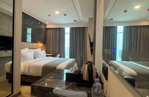 Cikokol Hostel | Howard Johnson by Wyndham Tangerang