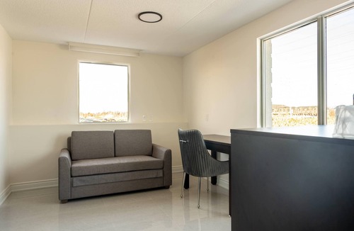 Airport Road Business Centre Hotel | Howard Johnson By Wyndham Brampton
