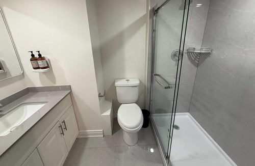 Airport Road Business Centre Hotel | Howard Johnson By Wyndham Brampton