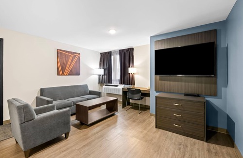 Thunder Bay Hotel | Howard Johnson by Wyndham Thunder Bay