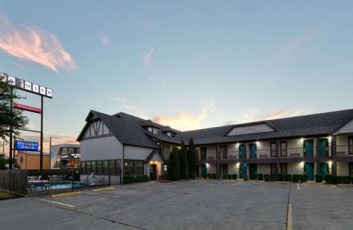 San Marcos Hotel | Howard Johnson by Wyndham San Marcos