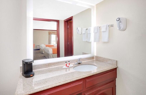 San Marcos Hotel | Howard Johnson by Wyndham San Marcos