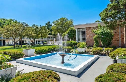 Colonie Hotel | Howard Johnson by Wyndham Albany