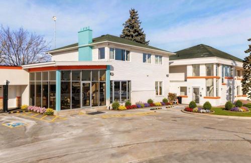 Airport Road Business Centre Hotel | Howard Johnson by Wyndham Brampton