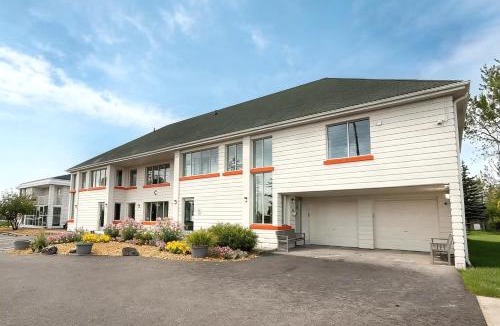 Airport Road Business Centre Hotel | Howard Johnson by Wyndham Brampton