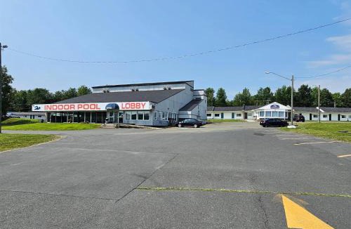 Woodstock Hotel | Howard Johnson by Wyndham Woodstock NB
