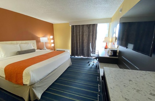 Clifton Hotel | Howard Johnson by Wyndham Clifton NJ