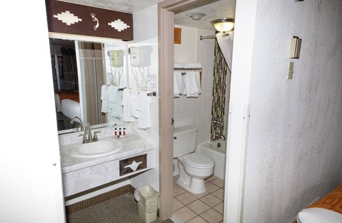 Allison Hotel | Howard Johnson by Wyndham Gallup