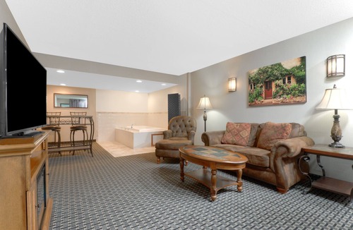 Lima Hotel | Howard Johnson by Wyndham Lima