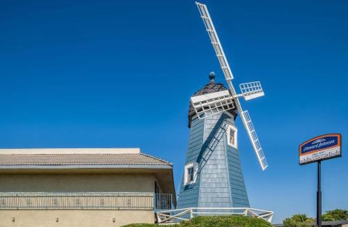 Ceres Hotel | Howard Johnson by Wyndham Modesto Ceres