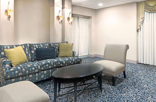 Newburgh Hotel | Howard Johnson by Wyndham Newburgh/West Point