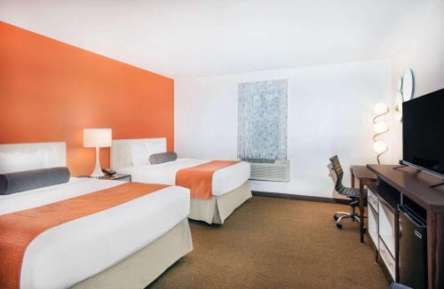 Wollaston Hotel | Howard Johnson by Wyndham Quincy/Boston