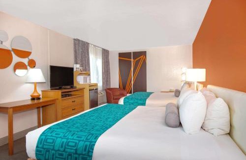 Southeast Salem Hotel | Howard Johnson by Wyndham Salem