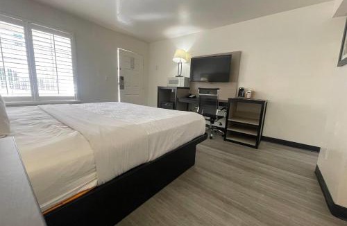 Tempe Hotel | Howard Johnson by Wyndham Tempe University/Phoenix