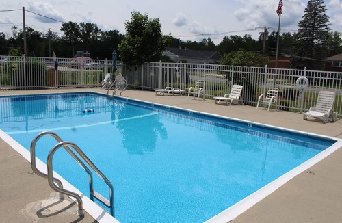 Lenox Hotel | Howard Johnson by Wyndham Lenox