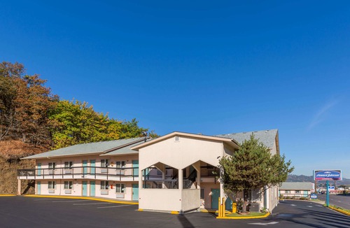 Roseburg Hotel | Howard Johnson by Wyndham Roseburg