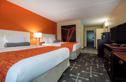 Saugerties Hotel | Howard Johnson by Wyndham Saugerties