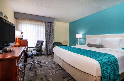 Saugerties Hotel | Howard Johnson by Wyndham Saugerties