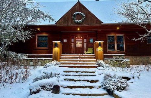 St-Adolphe-d'Howard Ski Chalet | Howard Lodge & Spa
