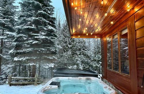 St-Adolphe-d'Howard Ski Chalet | Howard Lodge & Spa