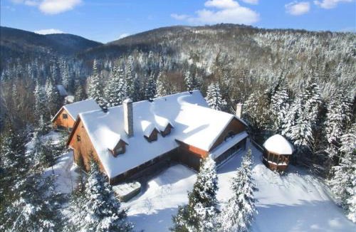 St-Adolphe-d'Howard Ski Chalet | Howard Lodge & Spa