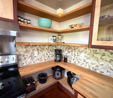 Marmot House | Howard's Hideaway Riverfront Pet Friendly Cabin