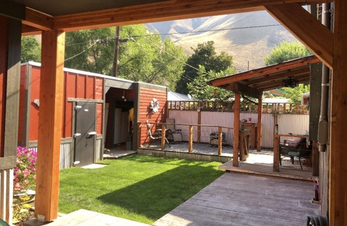 Riggins House | Howard’s Hideaway