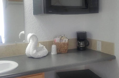 Glendo Hotel | Howard's Motel