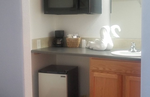 Glendo Hotel | Howard's Motel